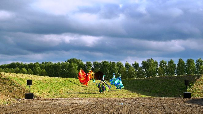 2500_dansers_oor_edit_mm.jpg__1440x810_q85_crop_subsampling-2